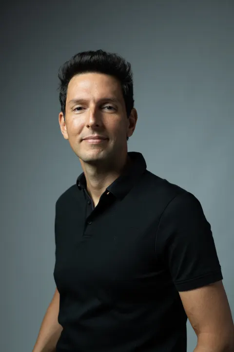 William Câmara — retrato oficial, camisa polo preta